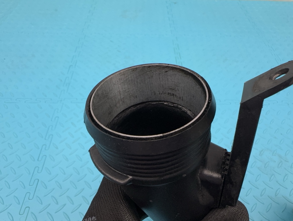 Патрубок интеркулера Volvo XC70 BZ D5244T4 2.4 Патрубок интеркулера Volvo XC70 BZ D5244T4 2.4
