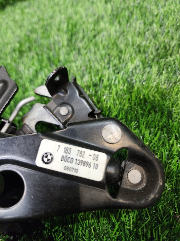 Замок капота правый 5-series 2012 F10 N55B30