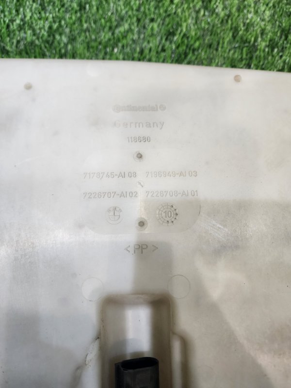 Бачок стеклоомывателя 5-series 2012 F10 N55B30