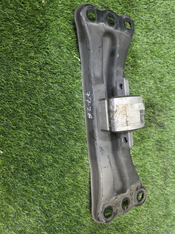 Подушка АКПП E-class w212 2.0 274.920