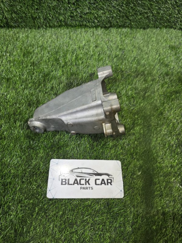 Кронштейн двигателя левый Mercedes E-class w212 2.0 274.920 A2742233904 контрактная