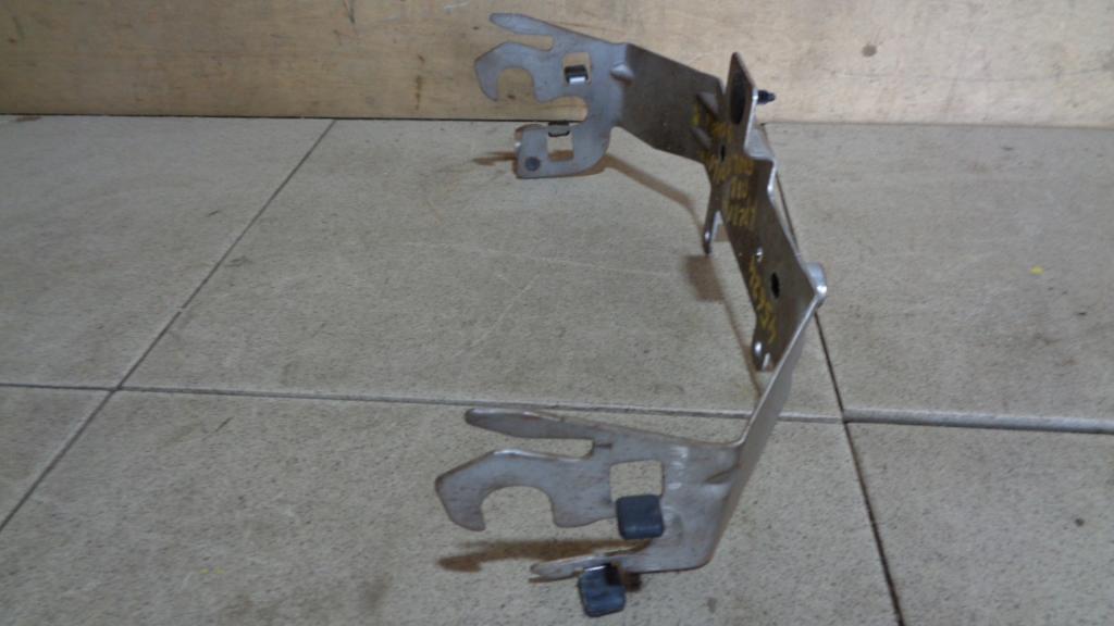 Кронштейн Mazda 3 BK Z6