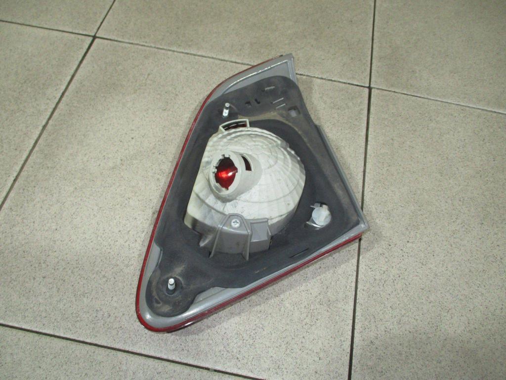 Фонарь задний внутренний левый Corolla 2008 E150 1ZR-FE Фонарь задний внутренний левый Corolla 2008 E150 1ZR-FE