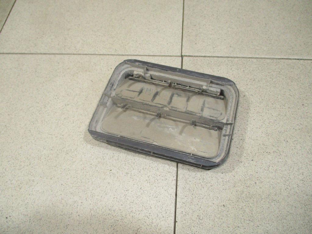 Решетка вентиляционная Renault Logan 2 L52 7700838358 Б/У