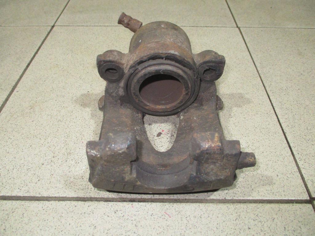 Суппорт передний левый Volkswagen Jetta A6