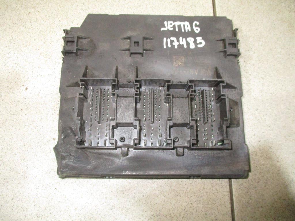 Запчасть блок комфорта Volkswagen Jetta A6 5K0937084H Б/У Блок комфорта Volkswagen Jetta A6 5K0937084H Б/У