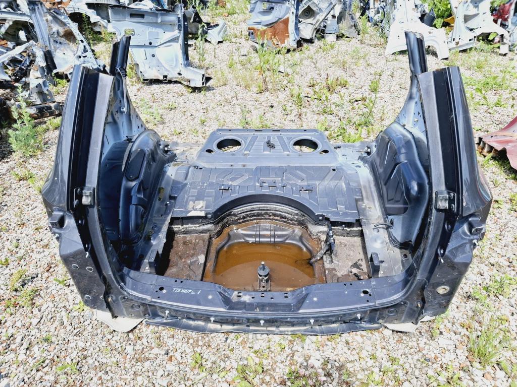 Панель задняя Volkswagen Touareg 1 2007 GP BPE 7L6813231C Б/У