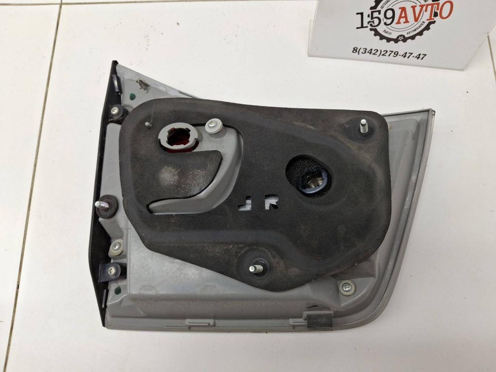 Фонарь задний внутренний правый RX350 XU30 Фонарь задний внутренний правый RX350 XU30