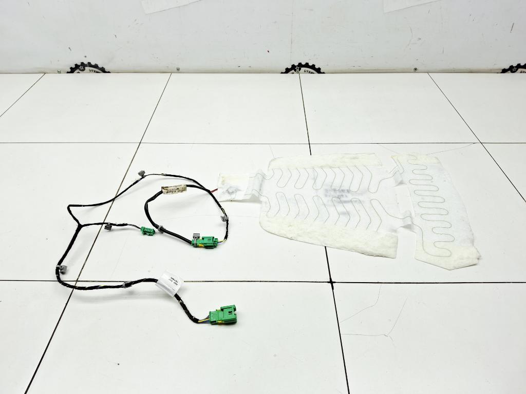 Запчасть обогрев сиденья Renault Kaptur 2020 H5H 1585550 Б/У Обогрев сиденья Renault Kaptur 2020 H5H 1585550 Б/У