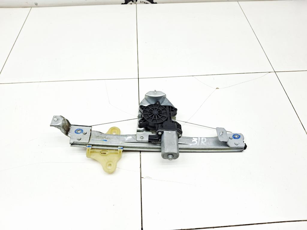 Запчасть стеклоподъемник задний правый Renault Kaptur 2020 H5H 827009380R Б/У Стеклоподъемник задний правый Renault Kaptur 2020 H5H 827009380R Б/У