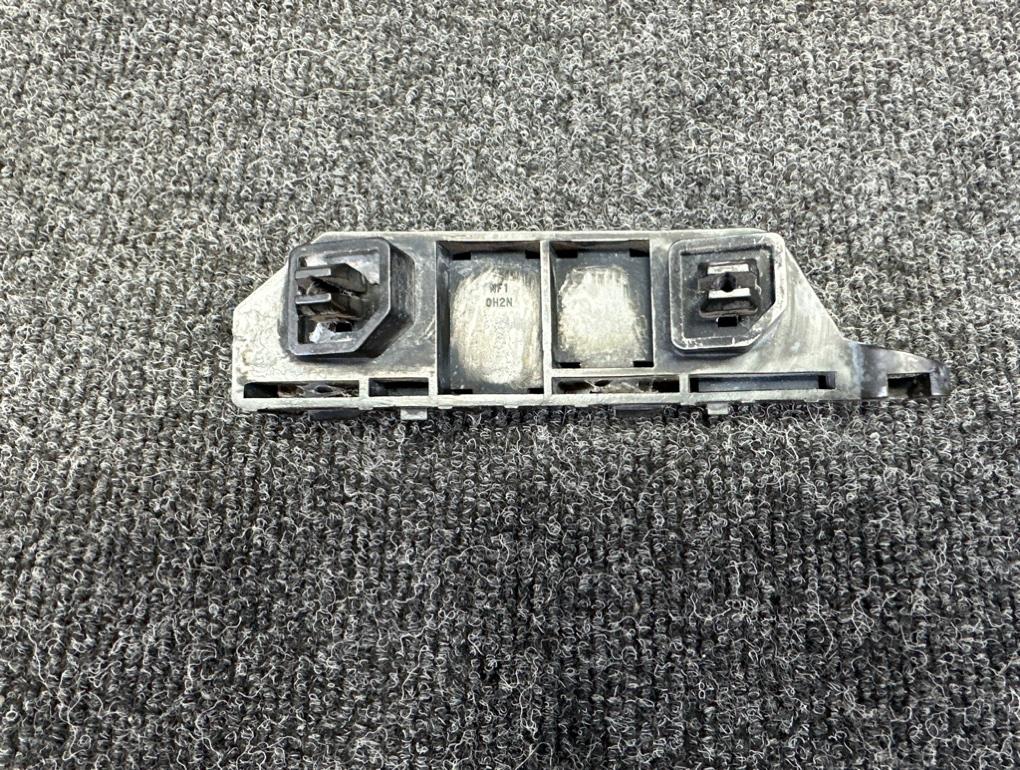 Крепление бампера переднее левое Fit GD1 LEB Крепление бампера переднее левое Fit GD1 LEB