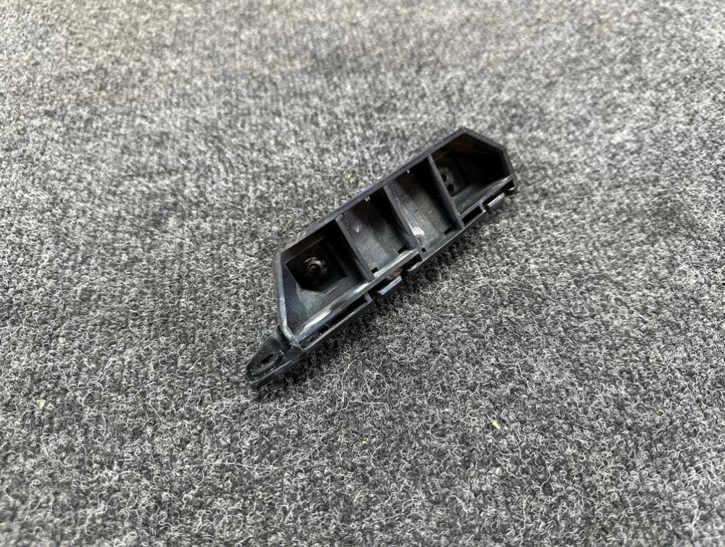 Крепление бампера переднее левое Fit GD1 LEB Крепление бампера переднее левое Fit GD1 LEB