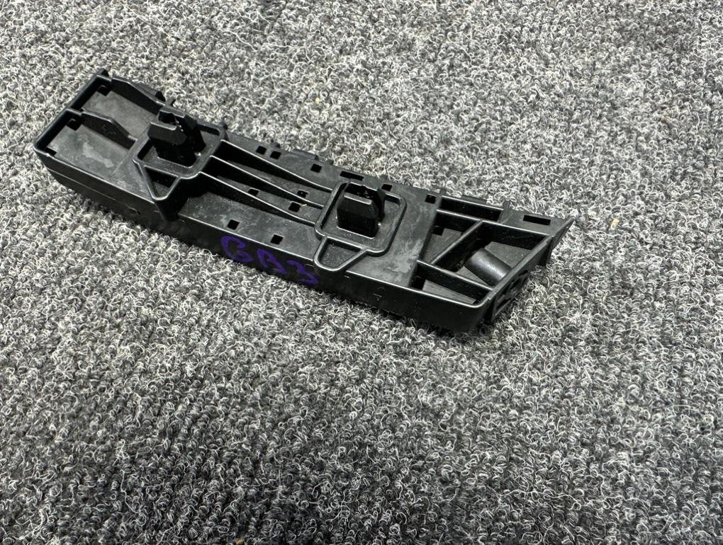 Крепление бампера переднее правое Freed GB3 L15A