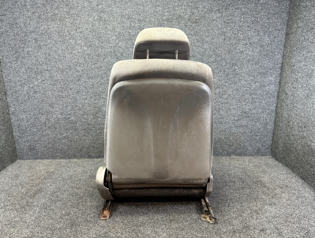 Сидение переднее левое Legnum 1999 EA1W 4G93