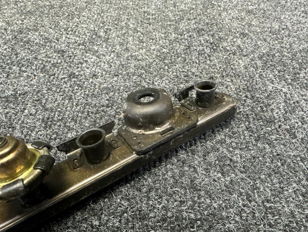 Топливная рейка Corolla Spacio NZE121N 1NZ Топливная рейка Corolla Spacio NZE121N 1NZ