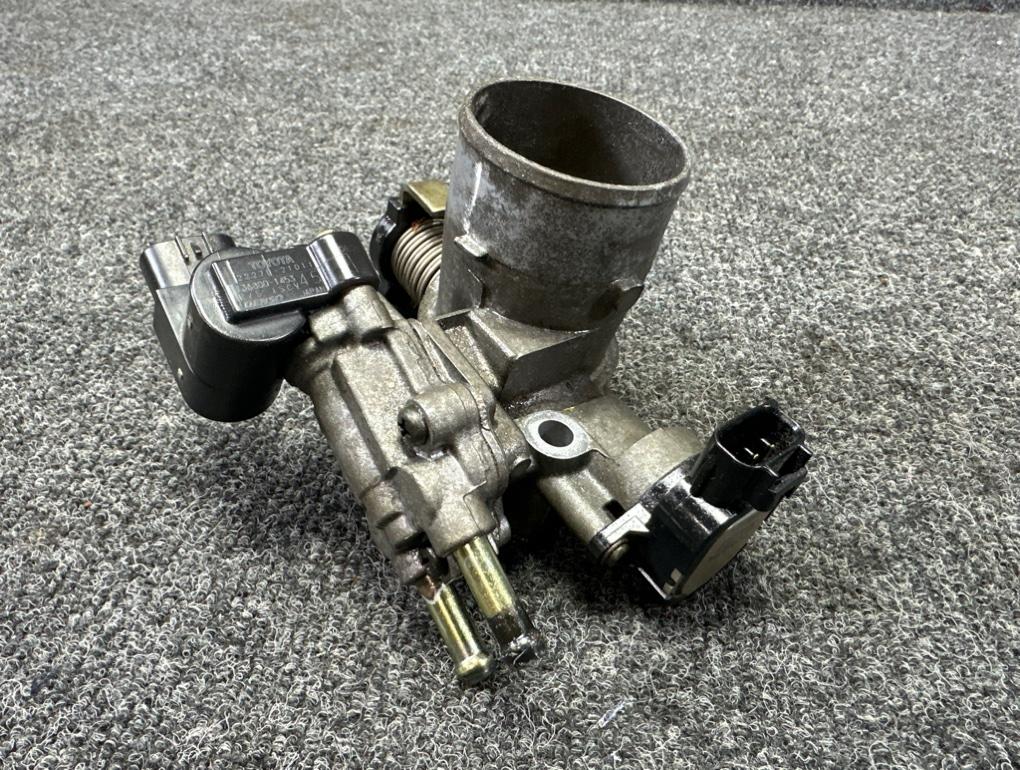 Блок дроссельной заслонки Corolla Spacio NZE121 1NZ Блок дроссельной заслонки Corolla Spacio NZE121 1NZ