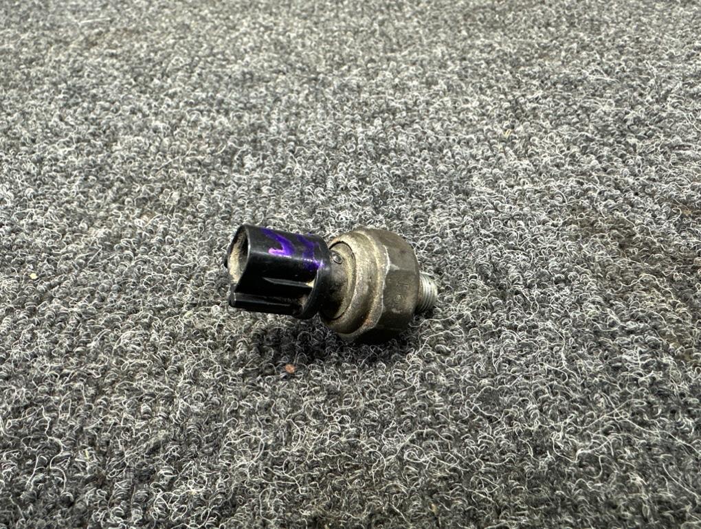 Датчик давления масла Toyota Rav4 SXA10 3SFE