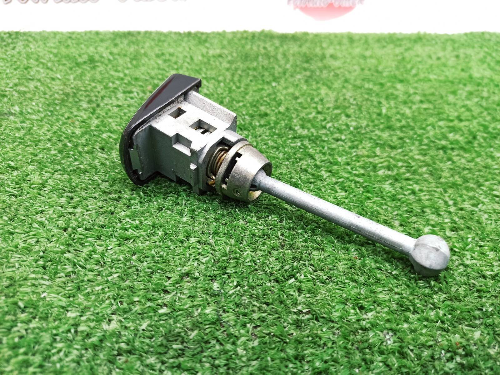 Ручка двери внешняя передняя правая 207 WC EP6C Ручка двери внешняя передняя правая 207 WC EP6C