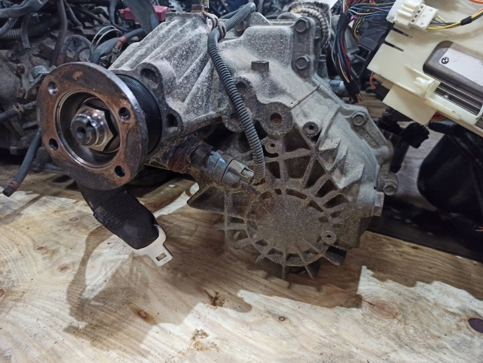 Раздатка ISUZU BIGHORN 1995 UBS69GW 4JG2 купить контрактная