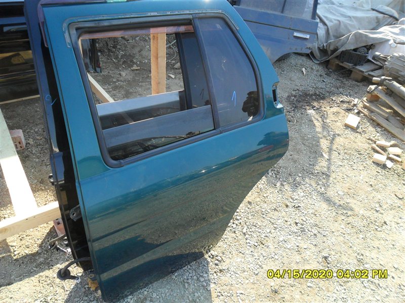 Форточка двери Nissan Terrano RR50 QD32 1997 задняя левая (б/у)