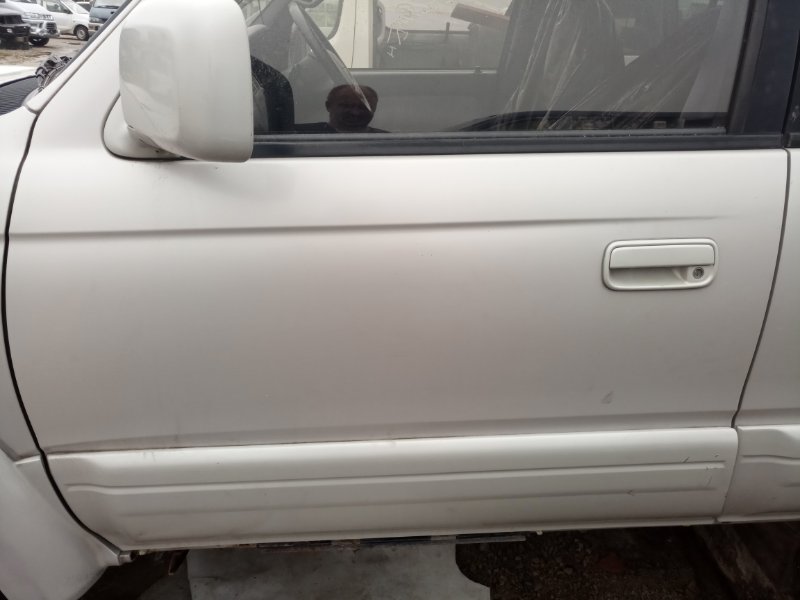 Дверь Toyota Hilux Surf KZN185W 1KZ-TE 1997 передняя левая (б/у)