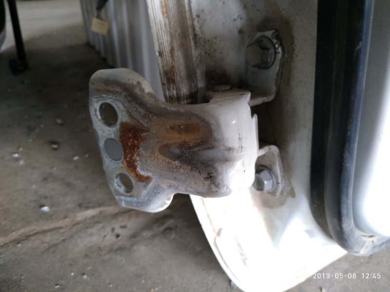 Петля двери Daihatsu Mira L275V KF-VE 2006 правая (б/у)