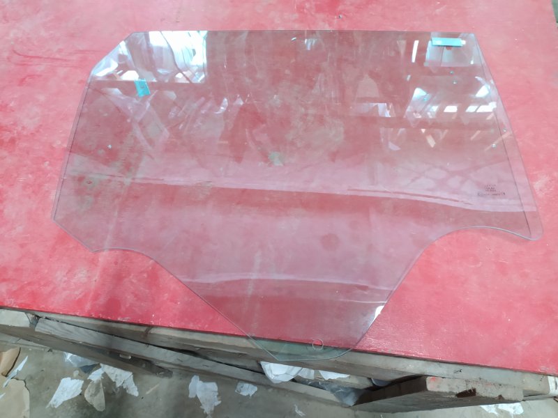 Стекло двери Lada X-Ray 2015 заднее правое