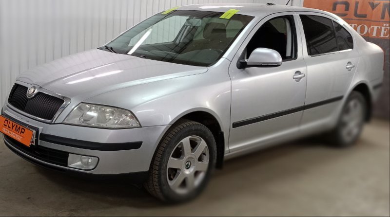 Стекло лобовое переднее Octavia 2004-2013 A5