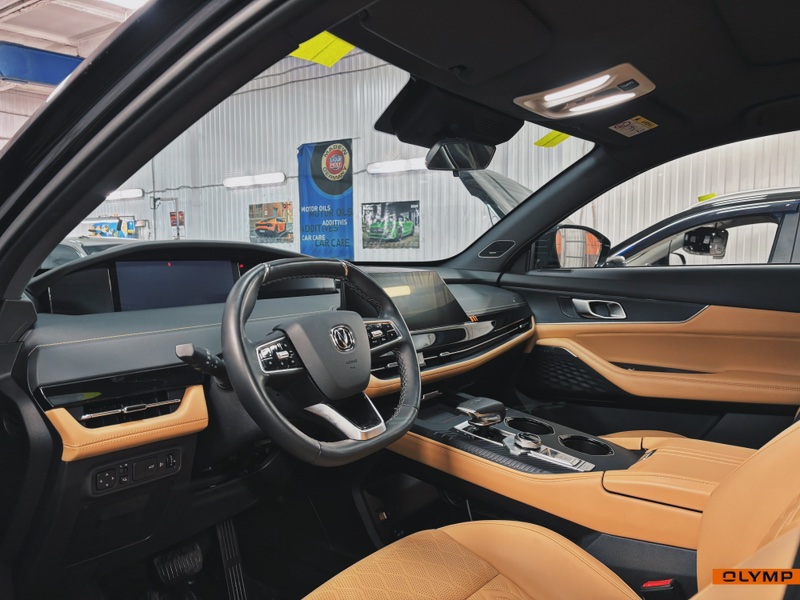 Стекло лобовое переднее Uni-K 2020-2025 CD569 D20TG-AA