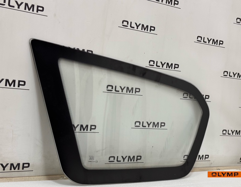 Стекло боковое (собачник) заднее правое Лада Приора 2171