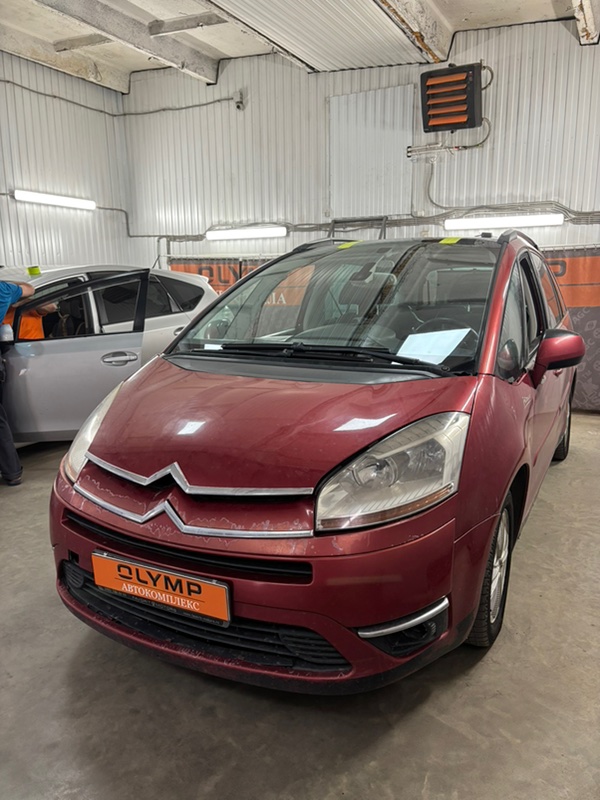 Стекло лобовое переднее C4 Picasso 2006-2014 UD EP6