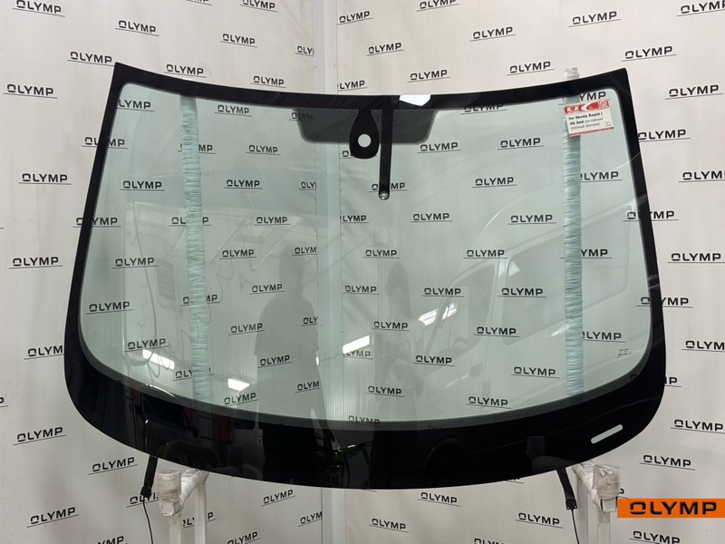 Стекло лобовое переднее Skoda Rapid NH3 CWVA