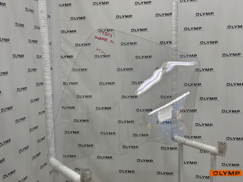 Стекло двери переднее правое Elf 2006-2024 NQR90