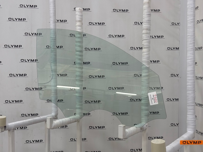 Стекло двери переднее правое Ceed 2006-2012 ED G4FC