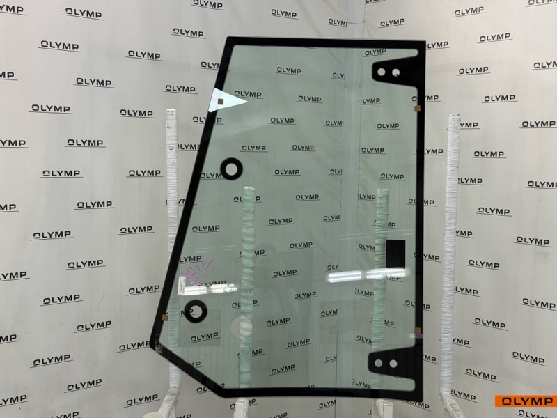 Стекло боковое заднее правое Volvo BL71B 2012-2015 BL61B Volvo D5D CDE3 VOE15127771 новая