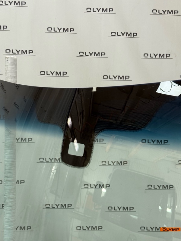 Стекло лобовое переднее Discovery 2004-2009 L319 AJD