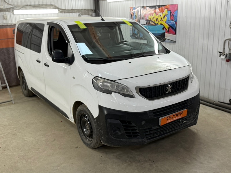 Стекло лобовое переднее Traveller 2017-2025 L2 DW10CTED4