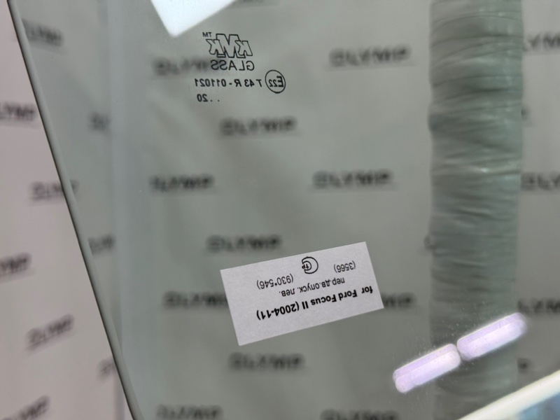 Стекло двери переднее левое Focus 2004-2011 Mk 2