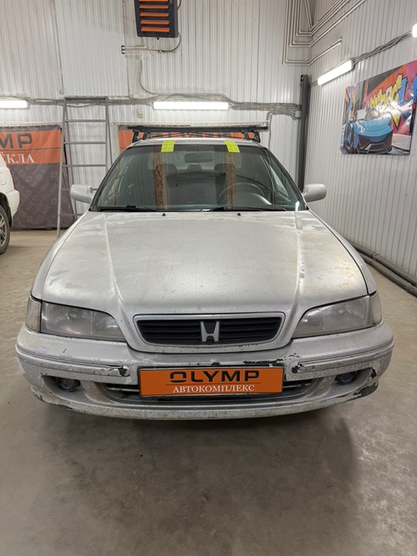 Стекло лобовое переднее Accord 1993-1999 CC7 F20Z1