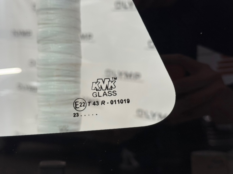 Стекло боковое (собачник) заднее левое Hover H3 2005-2019 H5 4G63S4M