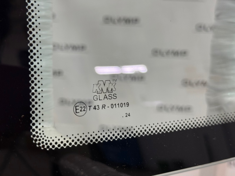 Стекло боковое (собачник) заднее левое Niva 1998-2021 2123