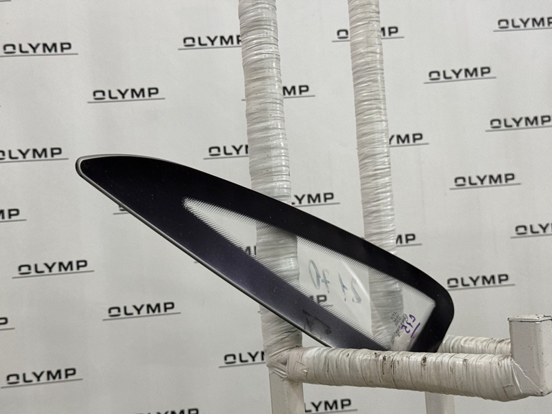 Стекло боковое (собачник) заднее левое Лада Приора 2170