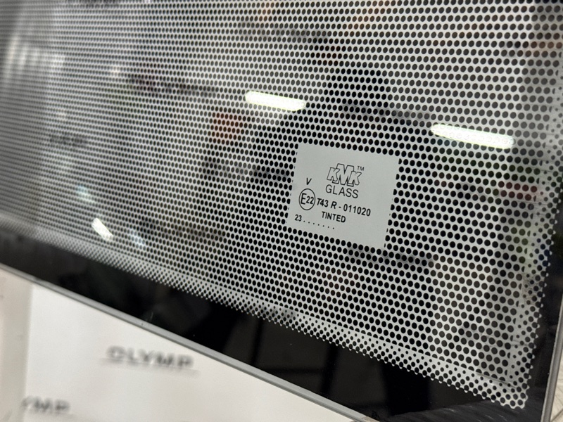 Стекло двери заднее левое Газель 1994- 3302