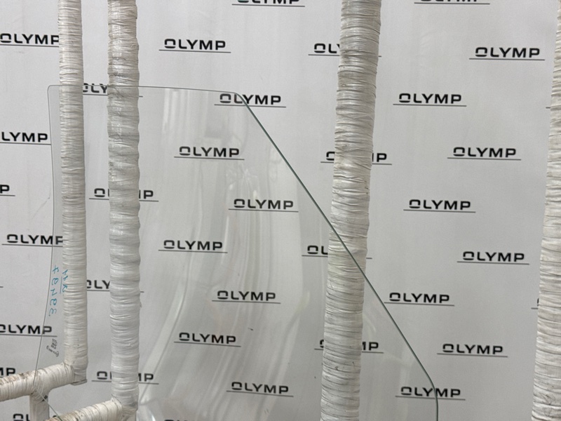 Стекло двери переднее левое 2141 1985-2002 21412