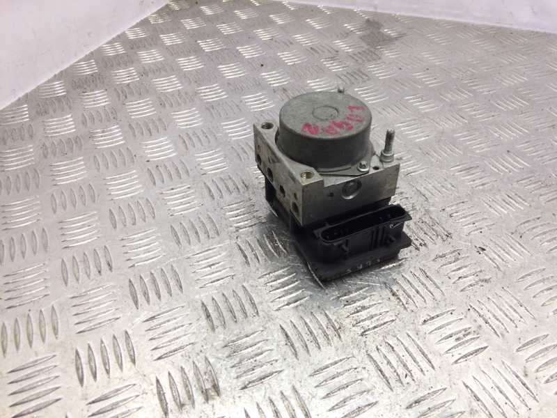 Блок ABS Nissan Almera 2013 G15 K4M 476604621R контрактная