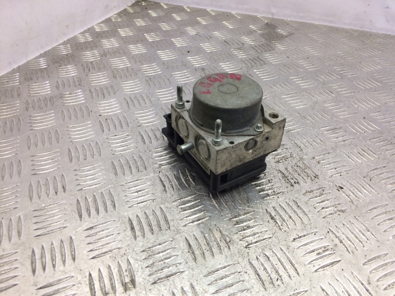 Блок ABS Nissan Almera G15 K4M