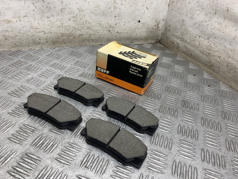 Тормозные колодки переднее Volvo 940 945 Тормозные колодки переднее Volvo 940 945