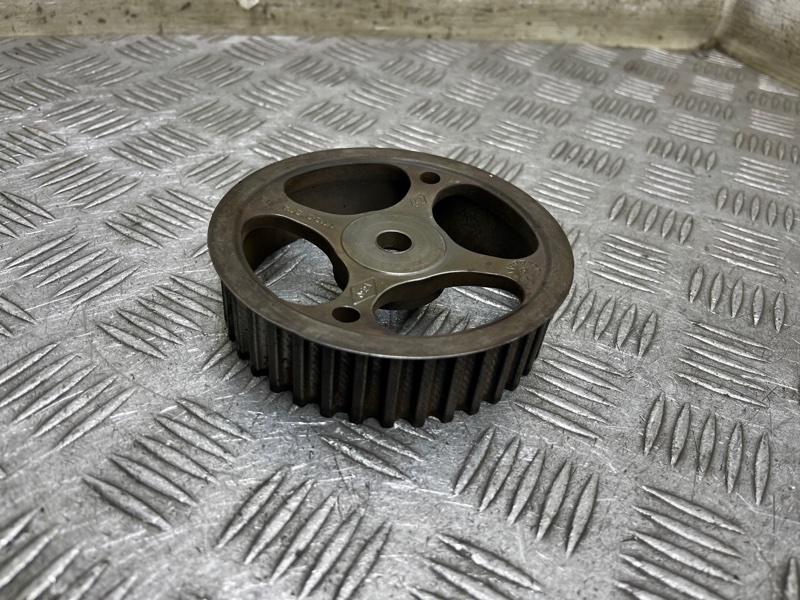 Шестерня распредвала Renault Megane 2 K4M Шестерня распредвала Renault Megane 2 K4M