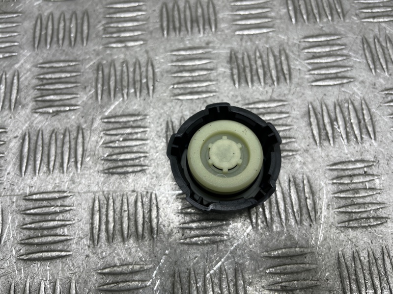 Крышка расширительного бачка Qashqai 2012 J10 MR20DE Крышка расширительного бачка Qashqai 2012 J10 MR20DE