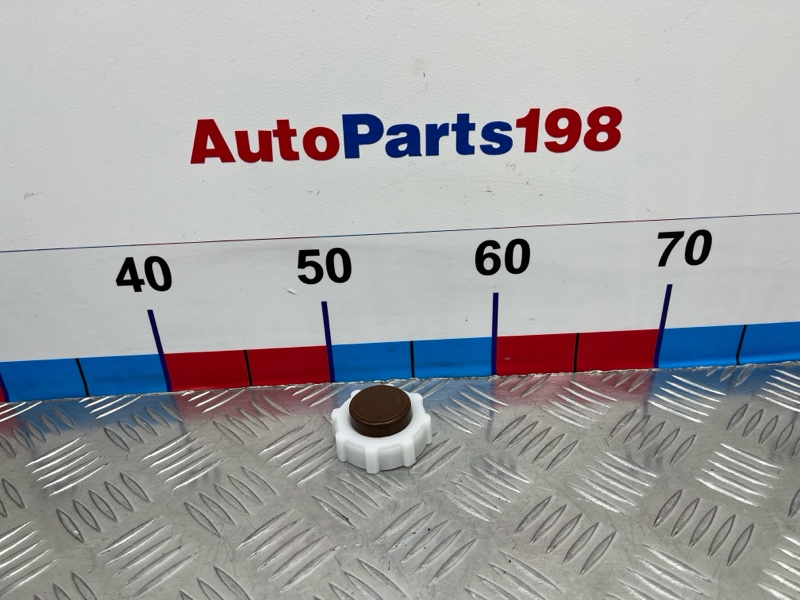 Крышка расширительного бачка Nissan X-TRAIL T32 MR20DD Крышка расширительного бачка Nissan X-TRAIL T32 MR20DD